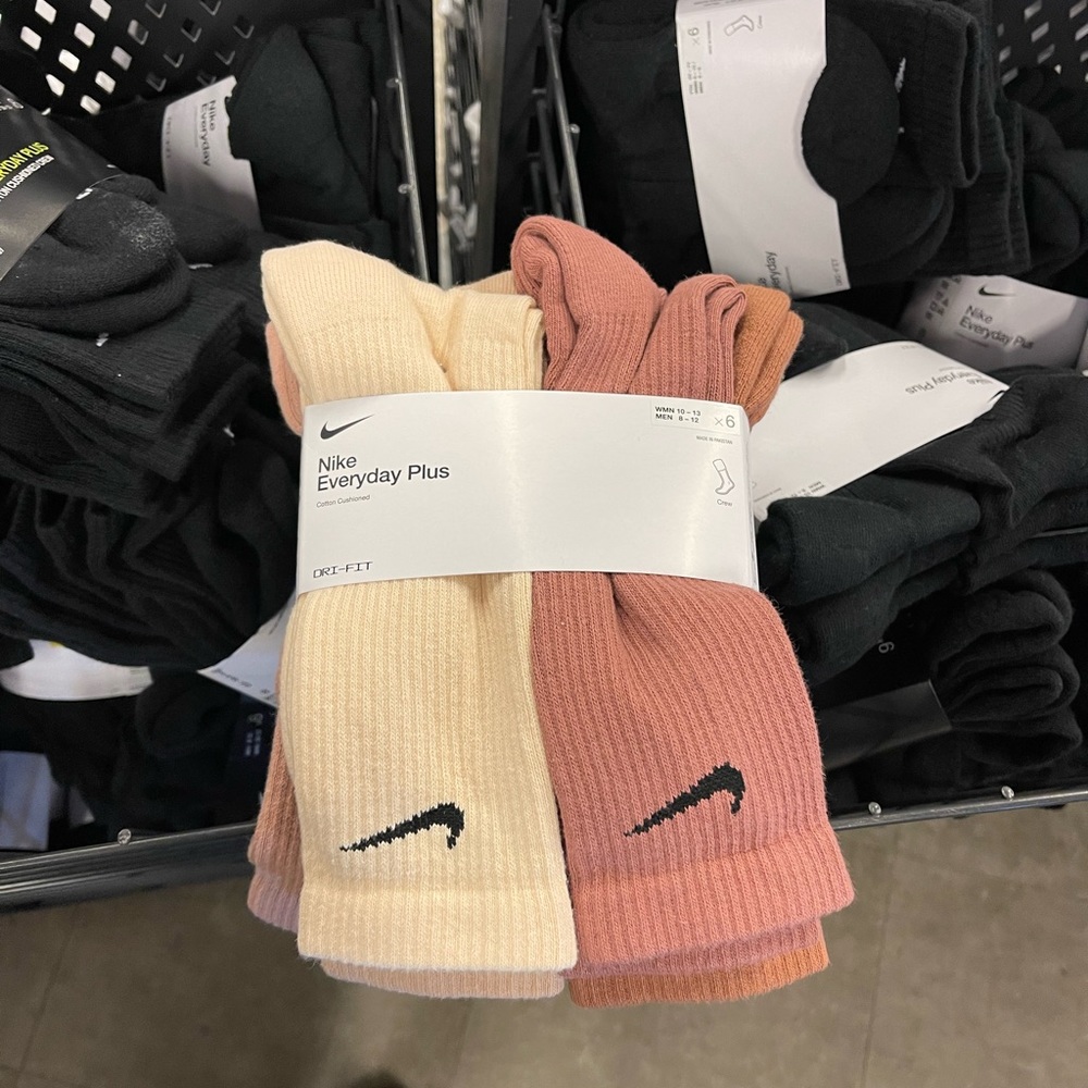 NIKE 
Training Crew Socks Size L (6 Pairs)
Nike Everyday Cushioned
NWT - Picture 14 of 16